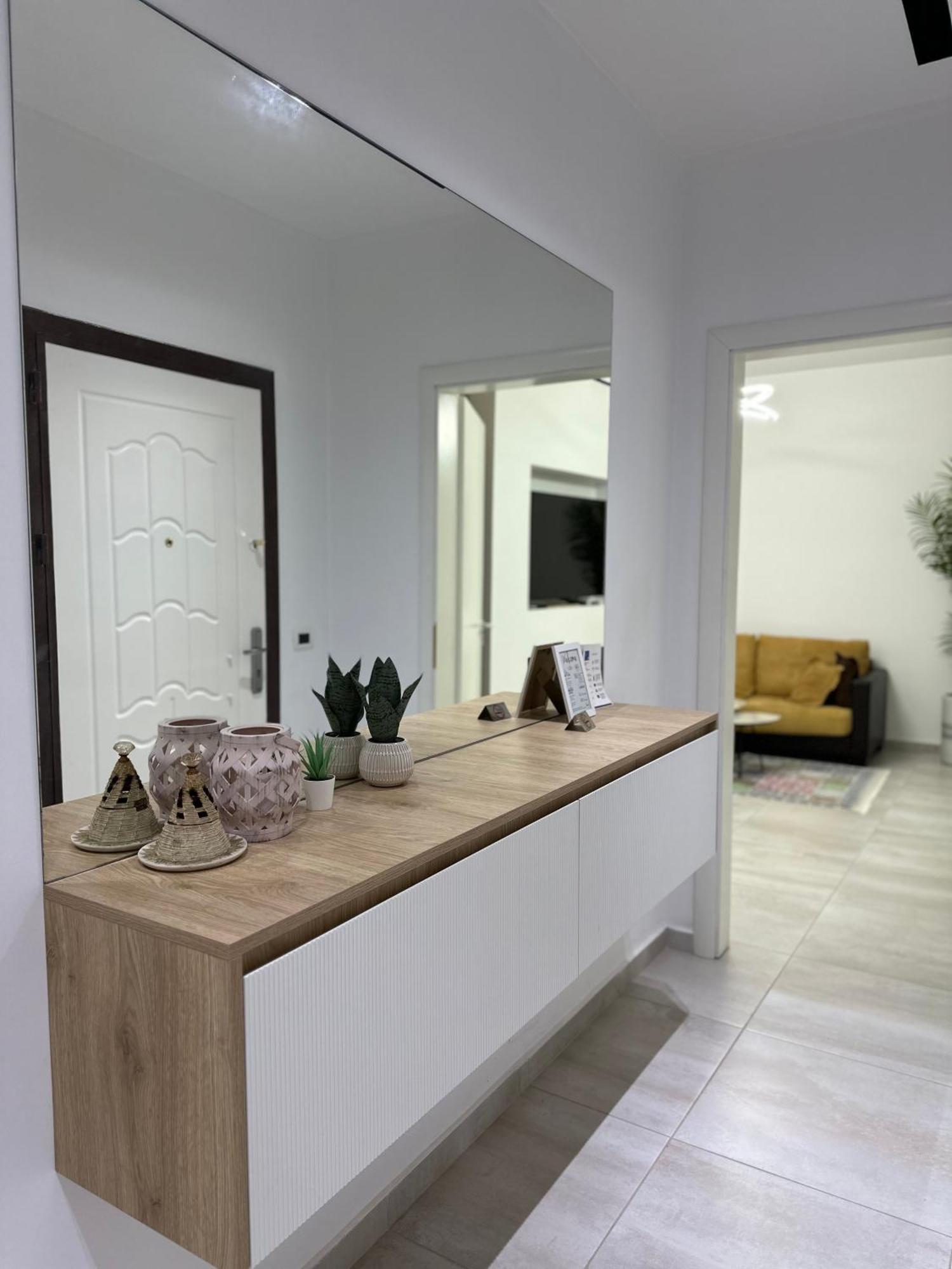 Lungomare Luxury Sea View Apartaments Vlorë Extérieur photo