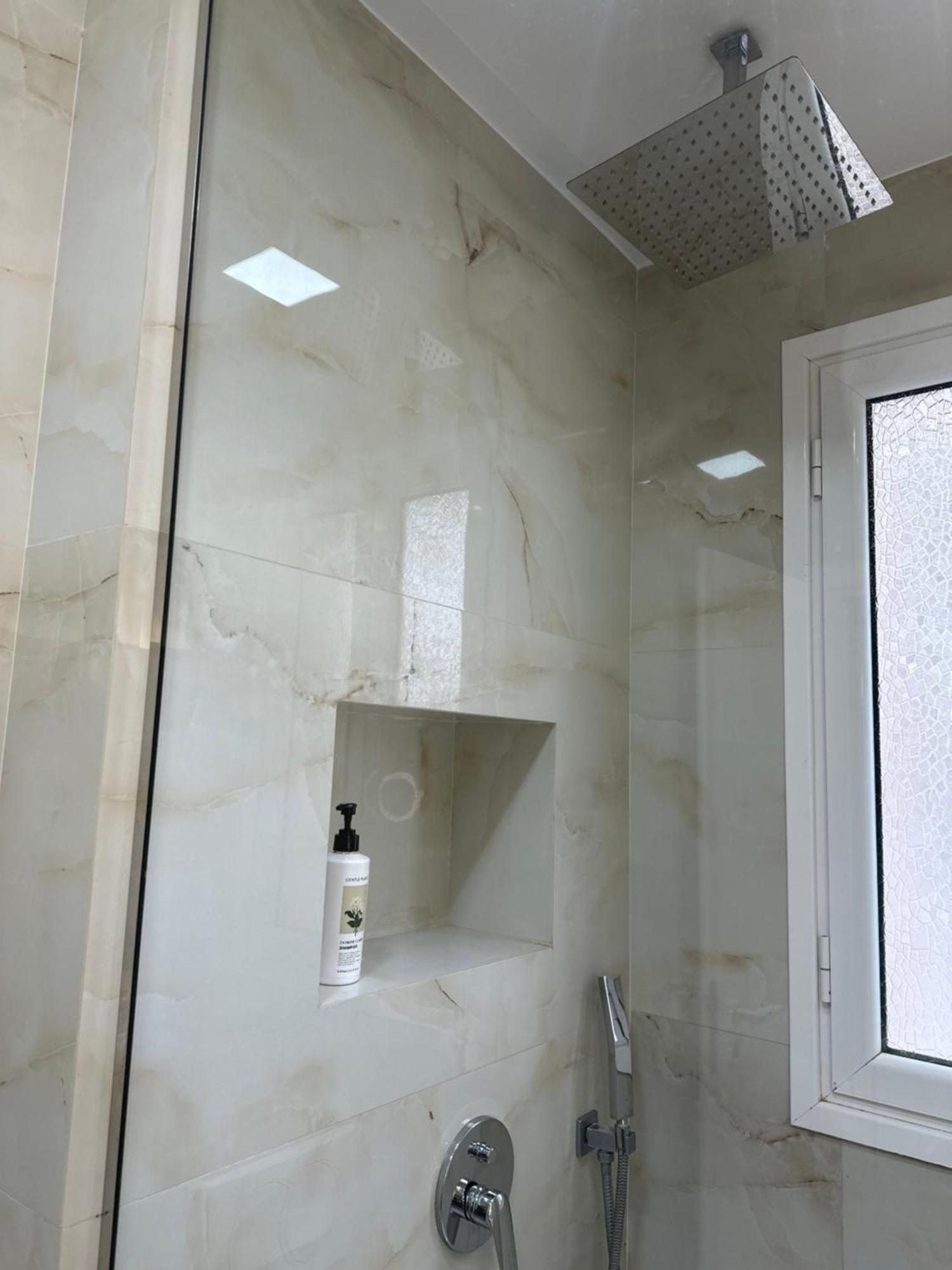Lungomare Luxury Sea View Apartaments Vlorë Extérieur photo
